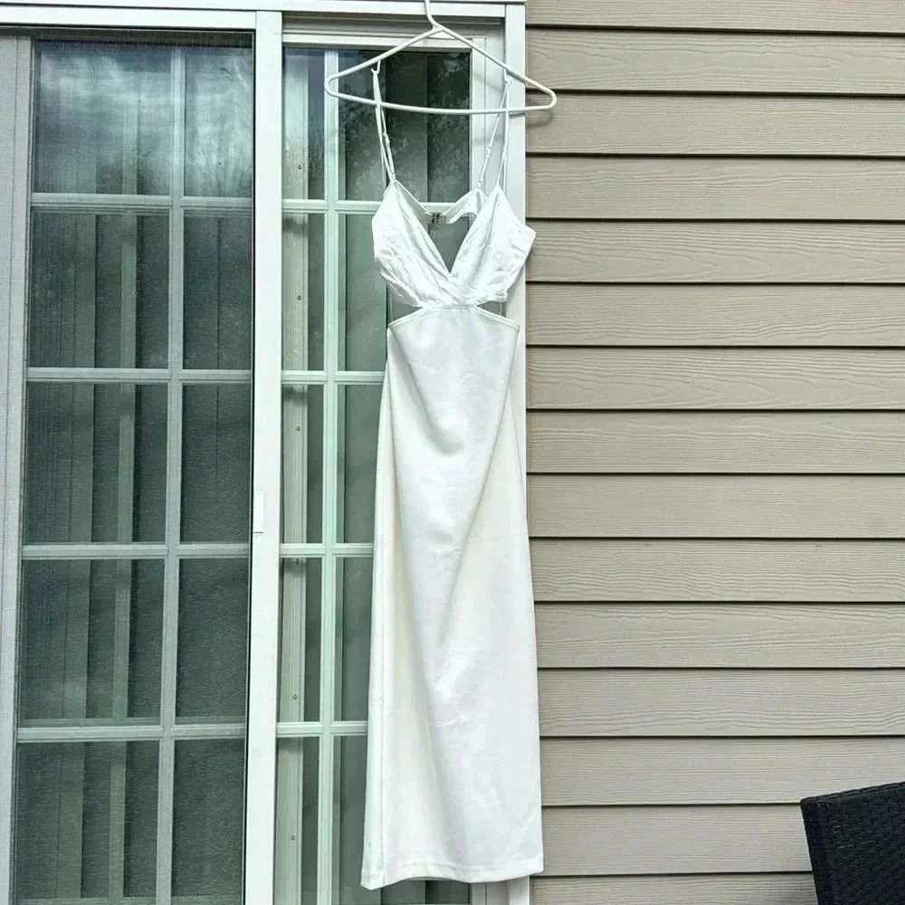 Abercrombie & Fitch Mixed Fabric Cutout Midi Dress - Picture 4 of 12